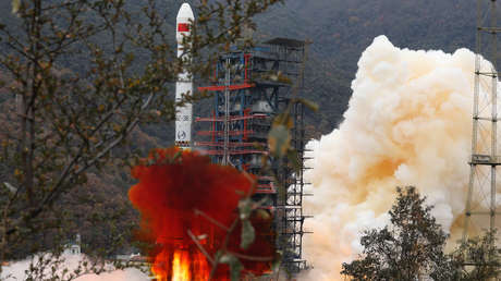 China prueba con éxito un supermotor de cohete para misiones espaciales con 120 toneladas de empuje