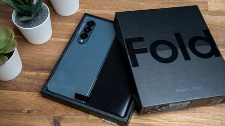 Bill Gates revela qué modelo de celular usa en su día a día