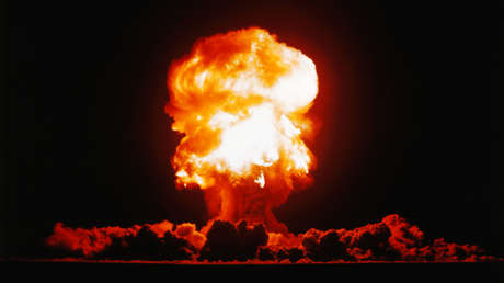 Medvédev: "La derrota de una potencia nuclear en el campo de batalla podría causar una guerra nuclear"