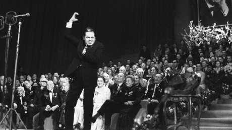 La guerra contra el humor como un chiste postmoderno