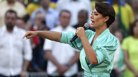 Reportan que Michelle Bolsonaro preparará con su marido en EE.UU. su defensa por joyas sauditas