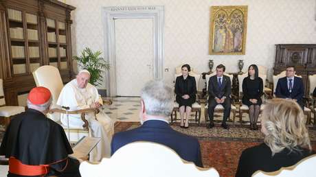 "El heredero de la gran Manuela": el papa Francisco trolea al alcalde de Madrid