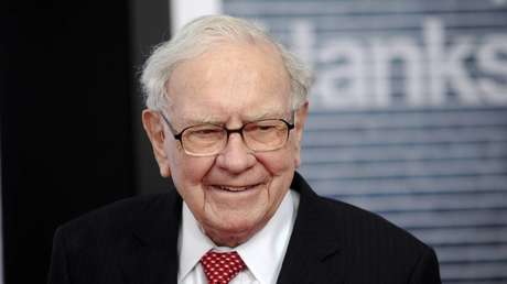 Bloomberg: Buffett está en conversaciones con el equipo de Biden sobre la crisis bancaria en EE.UU.