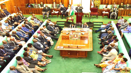 Uganda aprueba un proyecto de ley contra la comunidad LGBTQ que incluye la pena de muerte