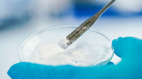 FT: La escasez de litio amenaza la transición a los vehículos eléctricos en Europa