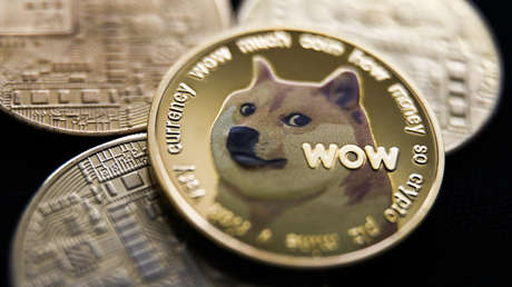 Musk promete pagar un millón de dogecoines al que demuestre que su familia tenía una mina de esmeraldas en África