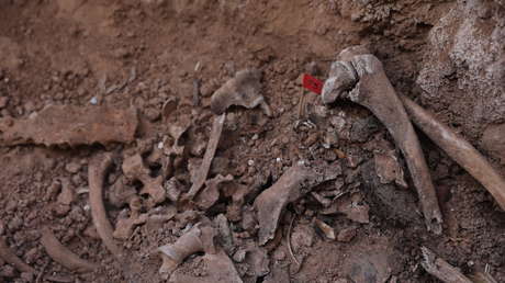 Descubren más de 50 fosas comunes de un culto de inanición en Kenia