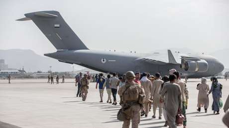 Londres deporta en secreto a más de 100 guardias nepalíes que protegían la Embajada británica en Kabul