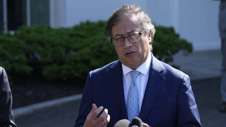 Petro dice que Occidente "debió haber comenzado por sí mismo" antes de criticar a Rusia por el conflicto en Ucrania
