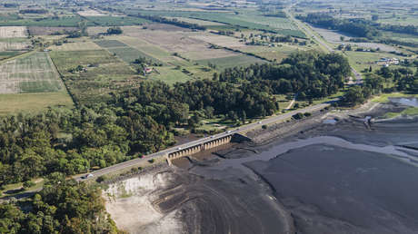 Crisis por el agua en Uruguay: caída histórica de embalse principal deja reserva solo para 25 días