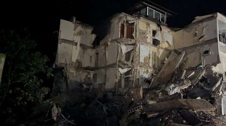 Un muerto tras ataques de Kiev contra centros de alojamiento temporal en Jersón