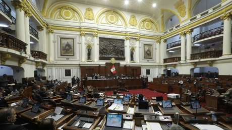 Congresista peruano justifica las relaciones sexuales con menores y recibe críticas