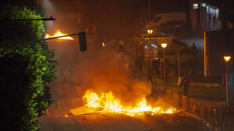 Queman cerca de 500 edificios y más de 550 coches en una noche en Francia durante las protestas