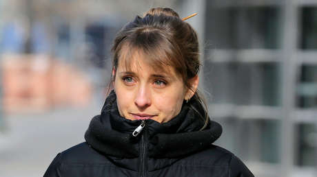 Sale de prisión la actriz Allison Mack tras dos años entre rejas por su rol en la secta sexual NXIVM