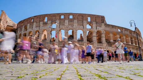 No sabía que era tan antiguo: el turista que grabó su nombre en el Coliseo de Roma se disculpa