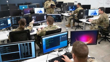 Militares de EE.UU. entrenan a la inteligencia artificial con información secreta