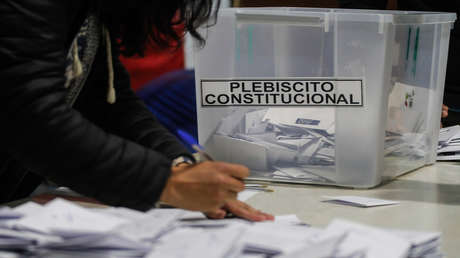 Apatía y desconfianza: el turbio clima social hacia el segundo plebiscito constitucional en Chile