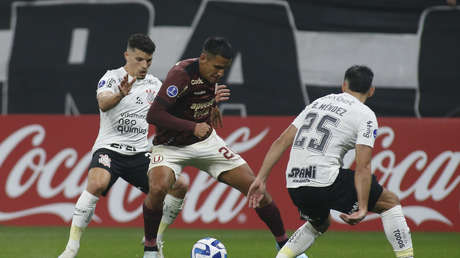 Preparador físico enfrenta prisión preventiva en Brasil por gestos racistas a hinchas