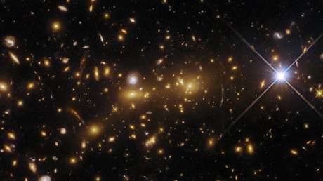 Captan la formación de un "monstruo cósmico" tras la colisión de dos cúmulos galácticos