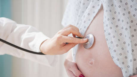 Descubren cómo un gen "egoísta" del padre influye en la madre y el feto