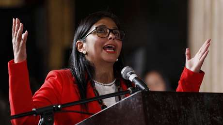 Delcy Rodríguez exige al gobierno de Paraguay "honrar la deuda" que tiene con Venezuela