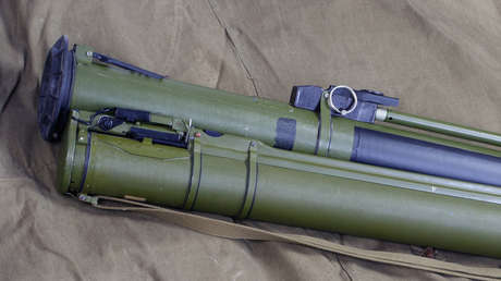 Detienen a dos británicos en la aduana francesa que llevaban lanzacohetes de Ucrania en su coche