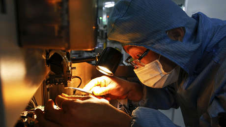 China arremete contra un aliado de EE.UU. por las restricciones en la industria de los chips