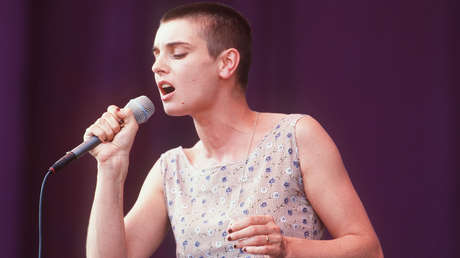 Momento cuando Sinead O'Connor provocó indignación mundial al romper la imagen del papa en 1992 (VIDEO)