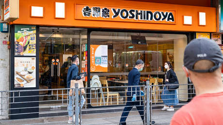 Restaurantes japoneses en China temen la ruina por el vertido de agua de Fukushima al mar