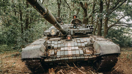 Forbes: Ucrania reserva blindados occidentales y envía al frente más material soviético