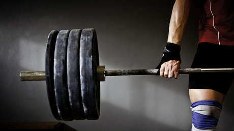 Una levantadora de pesas trans bate el récord nacional de Canadá y desata polémica