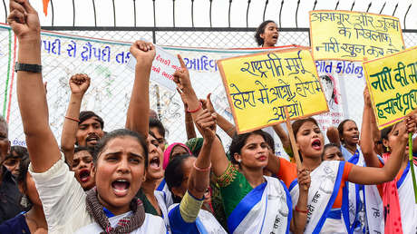 Ni 'seductora' ni 'maricón': La Corte Suprema de la India aconseja evitar los estereotipos de género