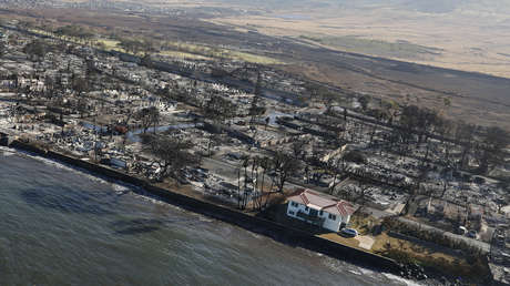 Una sola 'casa milagrosa' sobrevive el fuego en la antigua capital de Hawái destruida por los incendios