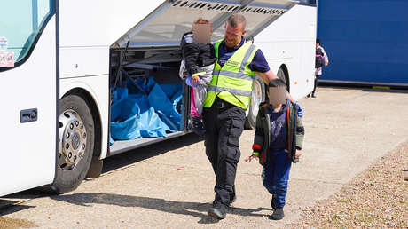 Denuncian que las autoridades británicas trasladan a niños migrantes a una cárcel que alberga delincuentes sexuales