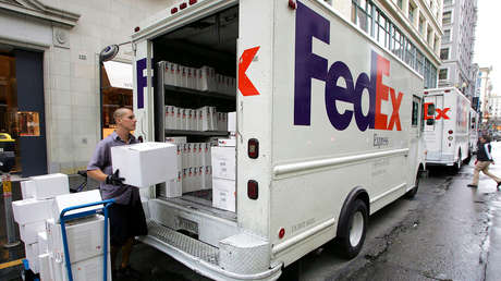 VIDEO: Ladrón roba un iPad a una repartidora justo antes de que se lo entregara a la clienta