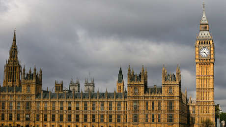 "Farsa política": China reacciona al arresto de un supuesto 'espía de Pekín' en el Parlamento británico