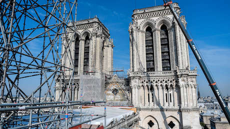 Hallan dos vitrales de la catedral de Notre Dame robados hace 161 años