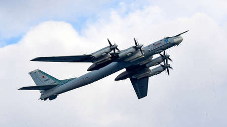 Dos Tu-95MS rusos patrullan las aguas neutrales de los mares de Barents y Noruega (VIDEO)