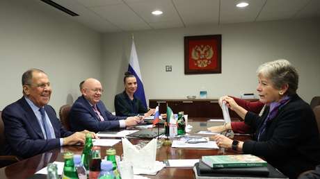 Lavrov se reúne con su homóloga mexicana Alicia Bárcena