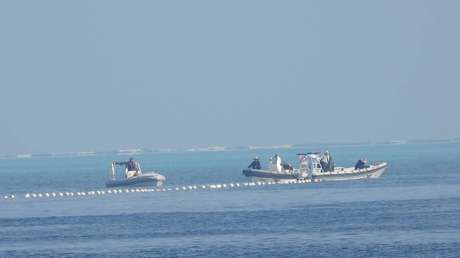 Filipinas denuncia que China colocó "barreras flotantes" en el mar disputado de la China Meridional
