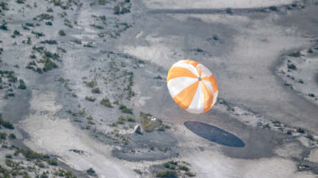 VIDEO: Aterriza una cápsula de la NASA que contiene muestras de un antiguo asteroide