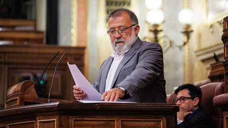 Un diputado socialista casi vota por error al candidato conservador a la Presidencia en España