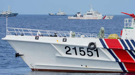 Presidente de Filipinas promete defender "su territorio marítimo" en medio de la tensión con China