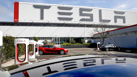 Demandan a Tesla en EE.UU. por acoso racial contra trabajadores negros