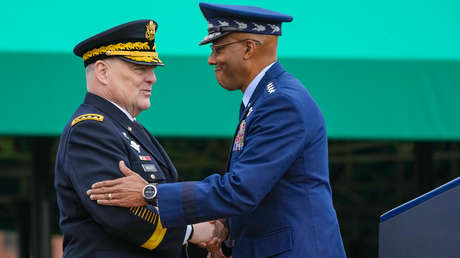 Jefe del Estado Mayor de EE.UU. aprovecha la ceremonia de despedida para llamar a Trump 'aspirante a dictador'