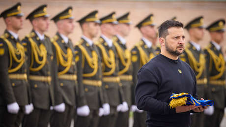 Zelenski otorga a un batallón el nombre de un líder nacionalista que se reunió dos veces con Hitler
