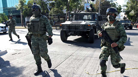 Autoridades mexicanas encuentran más de 100 explosivos dentro de una finca en Jalisco