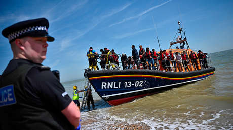 El Gobierno británico explica ante la Justicia su plan para deportar inmigrantes ilegales a Ruanda