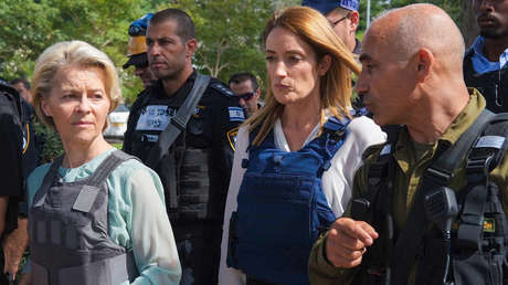 Politico: Von der Leyen se enfrenta a críticas por no pedir a Israel respetar el derecho humanitario