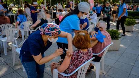 "Un hito histórico": aprueban la primera vacuna contra el covid-19 desarrollada en Argentina